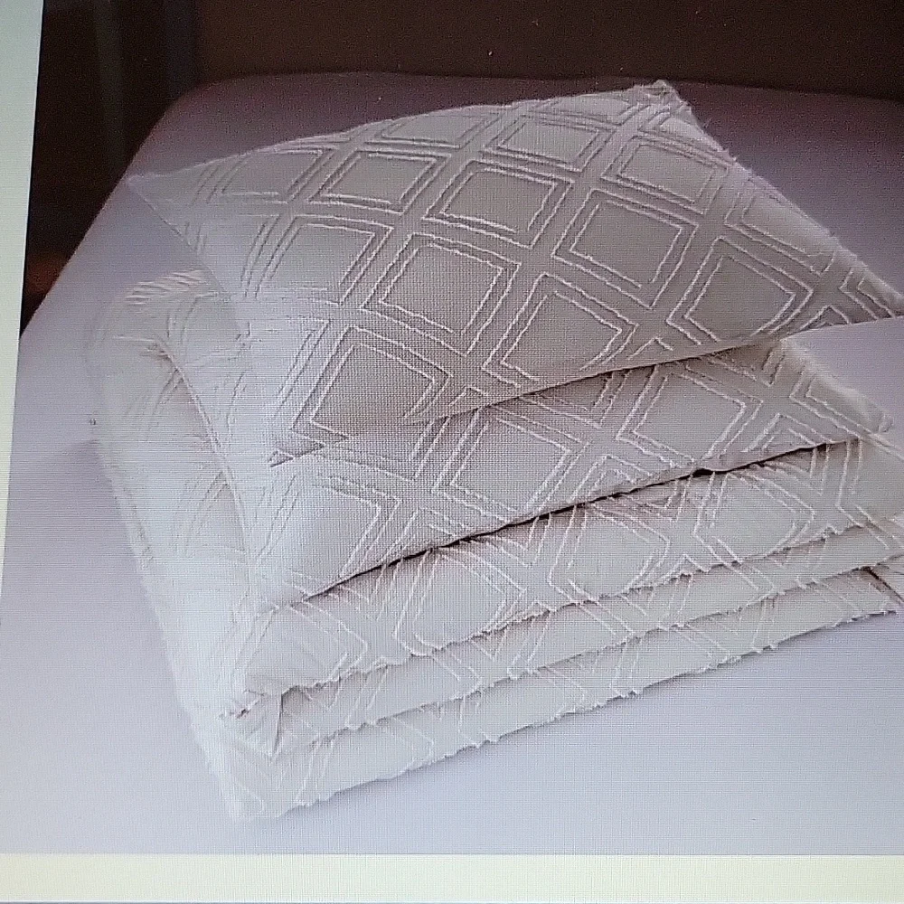 Sleepbella King 3piece comforter set beige Diamond Tufted design soft fluffy New